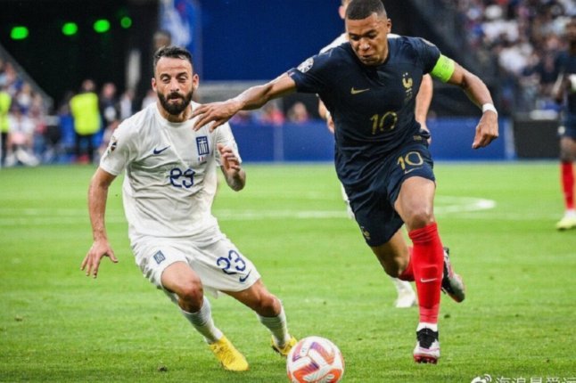 姆巴佩对维尼修斯不满：皇马锋线化学反应缺失