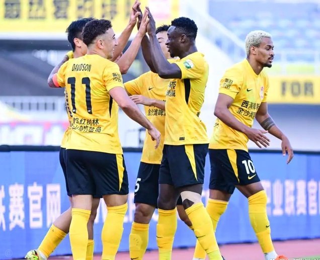 三外援闪耀西海岸3-2逆转大连终结七连平