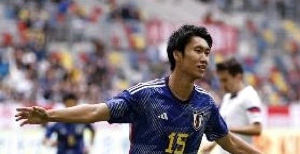 镰田缺席热身赛，吉田麻也临时顶替日本队阵容变动全解析
