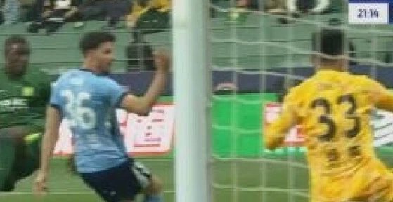 国安半场1-1浙江 法比奥点射程进破门