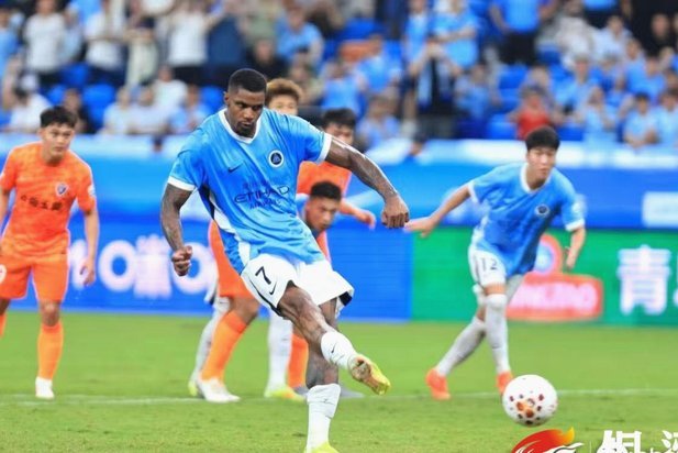 新鹏城2-0胜铜梁龙，姜至鹏破门致胜